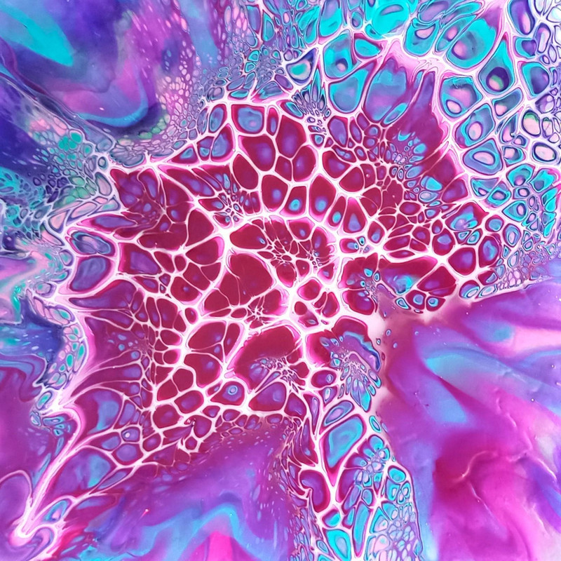 Iridescent Lace Fan Tile